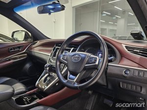 Toyota Harrier 2.0A Elegance Panoramic Roof (New 5-yr COE)