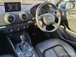 Audi A3 Sedan 1.4A TFSI Attraction