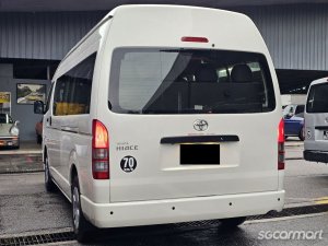 Toyota Hiace Commuter 2.8A GL High Roof
