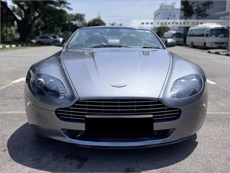 Aston Martin V8