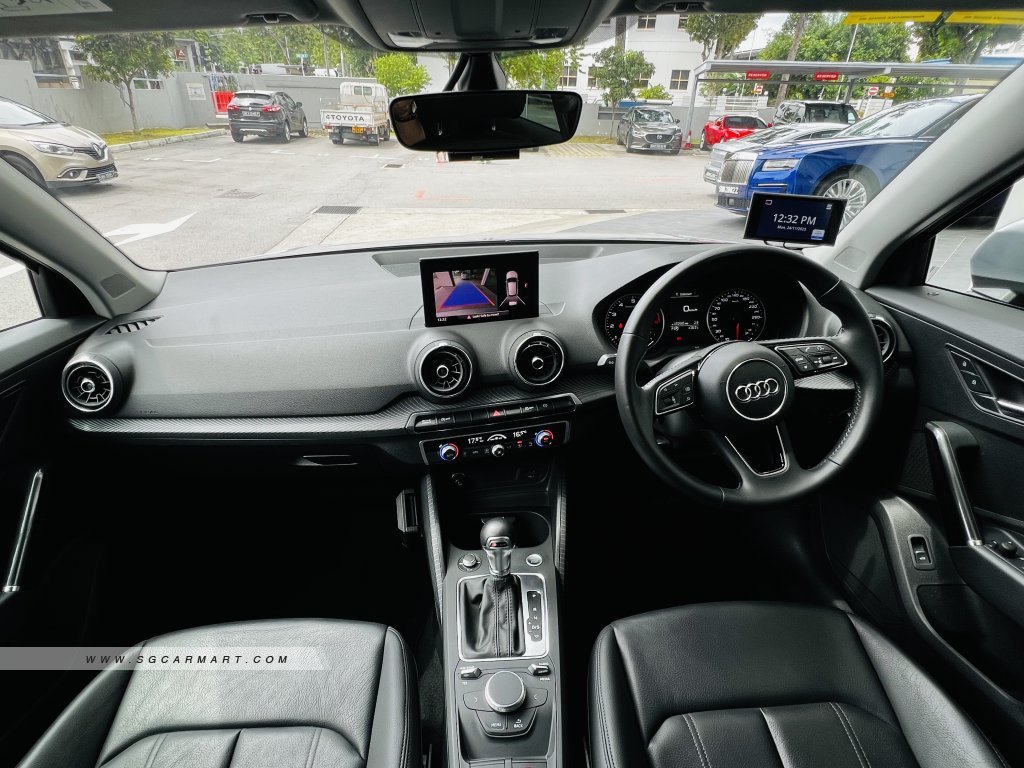 BMW 5 Series 523i Highline - Side Front