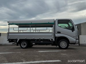 Hino Dutro 2.8M