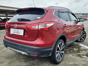 Nissan Qashqai 2.0A Premium Moonroof