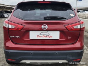 Nissan Qashqai 2.0A Premium Moonroof