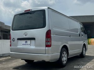 Toyota Hiace 3.0M