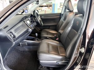 Toyota Corolla Axio Hybrid 1.5A