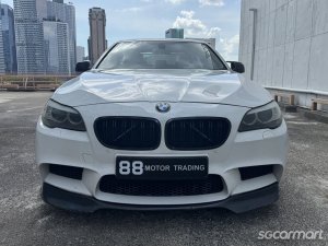 BMW 5 Series 523i Highline (COE till 09/2030)