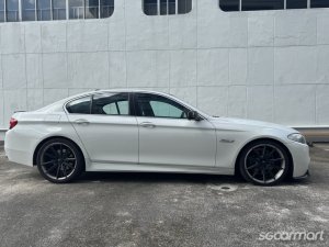 BMW 5 Series 523i Highline (COE till 09/2030)