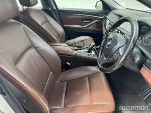 BMW 5 Series 523i Highline (COE till 09/2030)