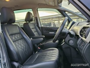 Nissan Serena e-POWER Hybrid 1.2A Highway Star