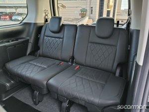 Nissan Serena e-POWER Hybrid 1.2A Highway Star