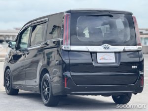 Toyota Noah Hybrid 1.8A X