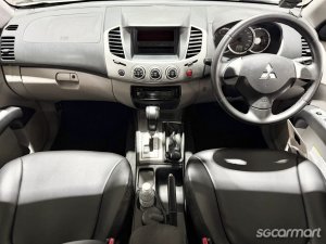 Mitsubishi Triton L200 Double-Cab 2.5A (COE till 10/2030)