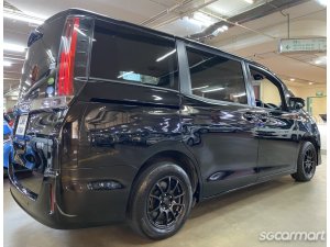 Toyota Noah Hybrid 1.8A X