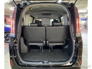 Toyota Noah Hybrid 1.8A X