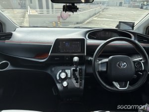 Toyota Sienta Hybrid 1.5A G