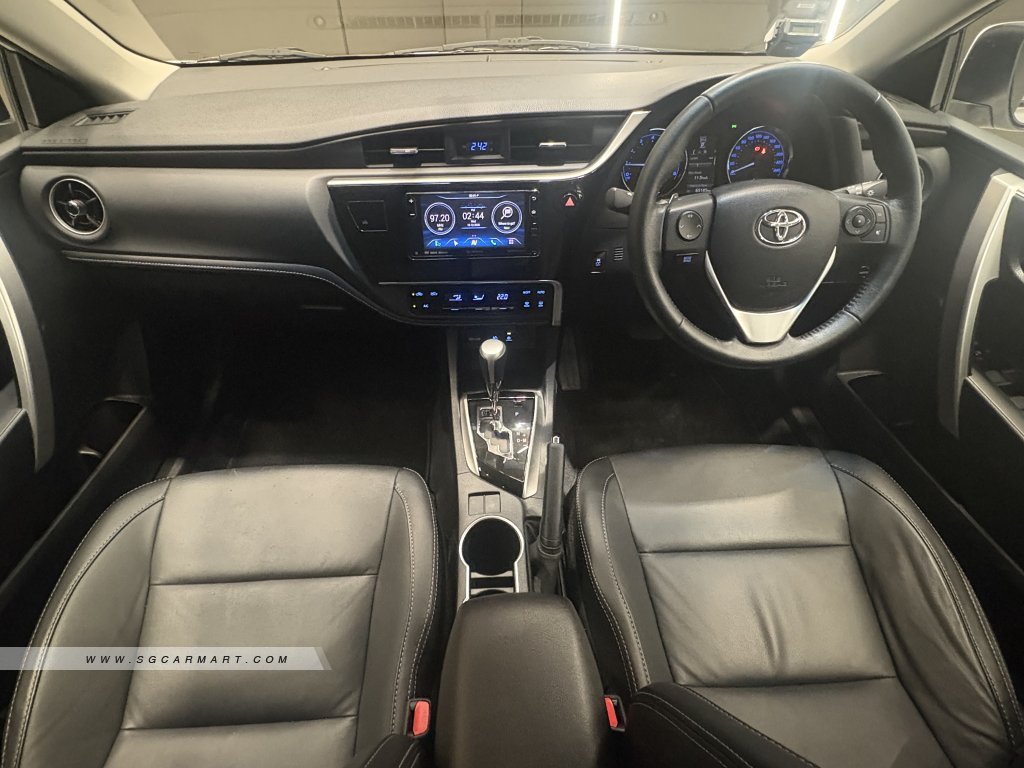 Toyota Corolla Altis 1.6A Elegance