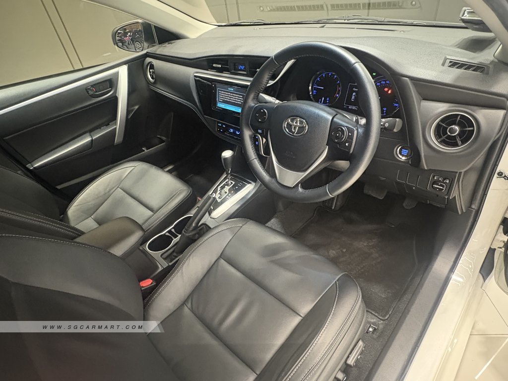 Toyota Corolla Altis 1.6A Elegance