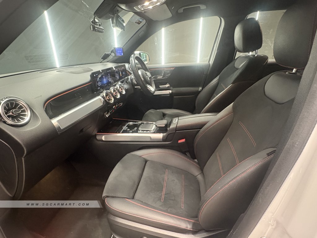 Mercedes-Benz GLB-Class GLB180 AMG Line