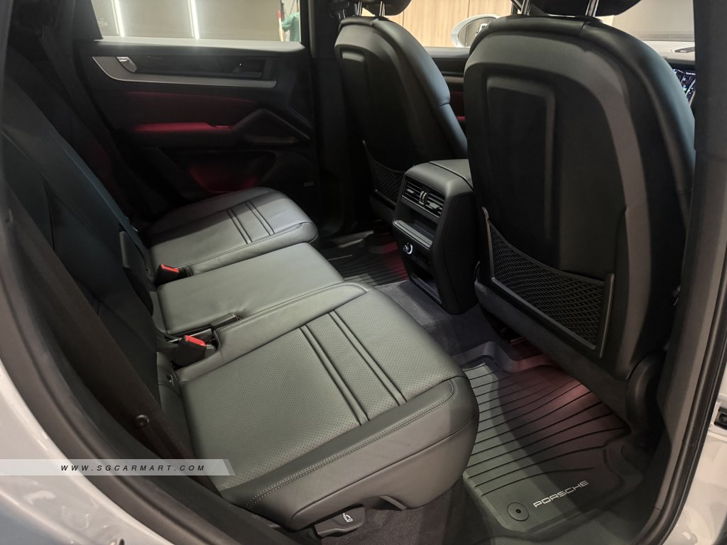 Porsche Cayenne Coupe 3.0A Tip Sunroof