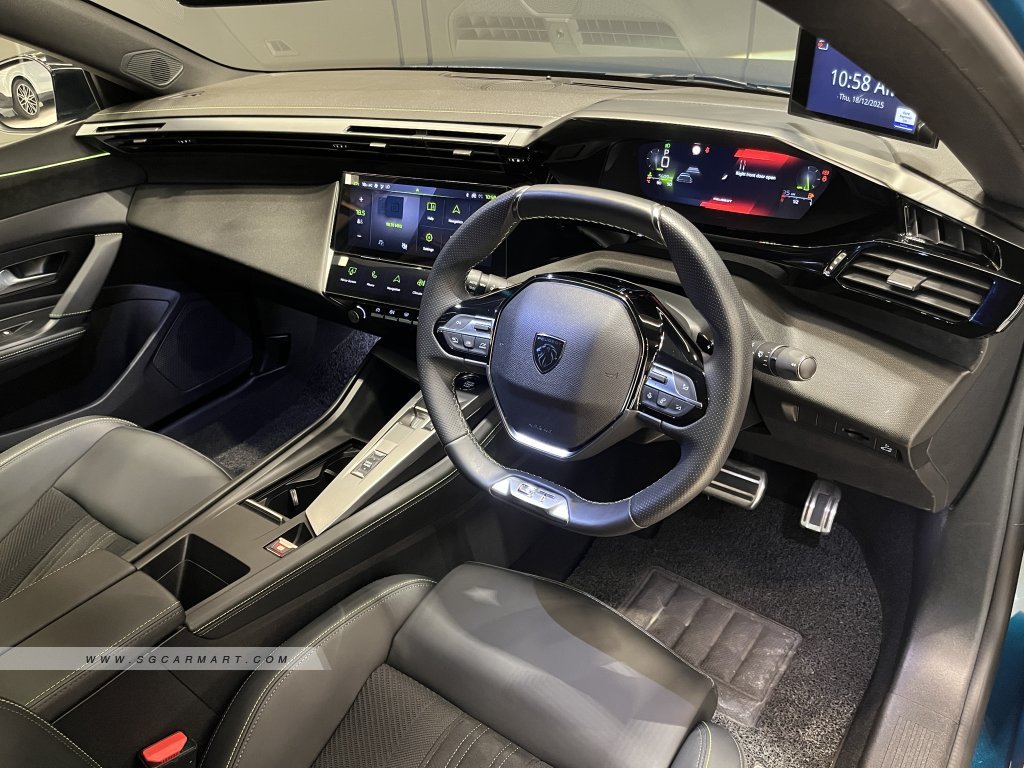 Peugeot 408 1.2 EAT8 Fastback GT Sunroof