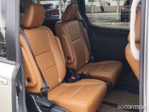 Toyota Noah Hybrid 1.8A X