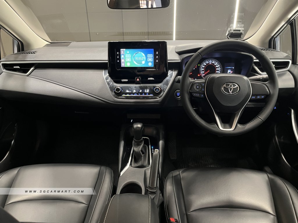 Toyota Corolla Altis 1.6A Standard