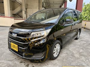 Toyota Noah Hybrid 1.8A X