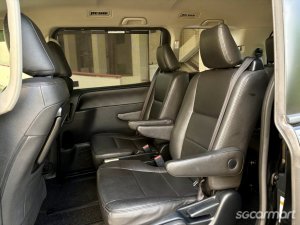 Toyota Noah Hybrid 1.8A X