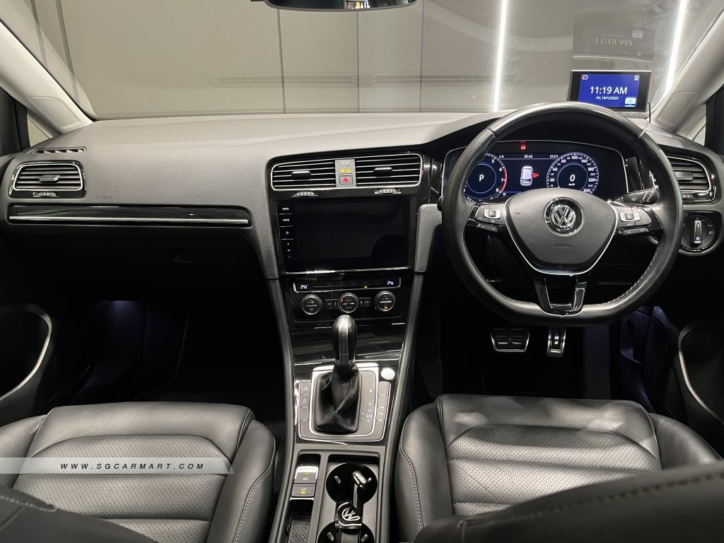 Volkswagen Golf 1.4A TSI Highline Sunroof