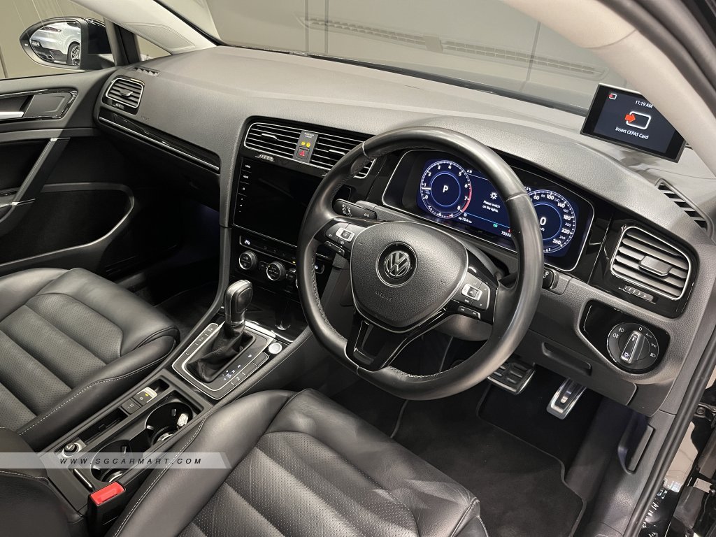 Volkswagen Golf 1.4A TSI Highline Sunroof