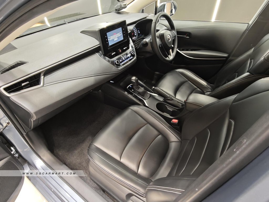 Toyota Corolla Altis 1.6A Standard