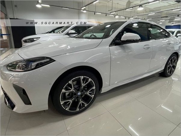 BMW 216I 2025 photo 2