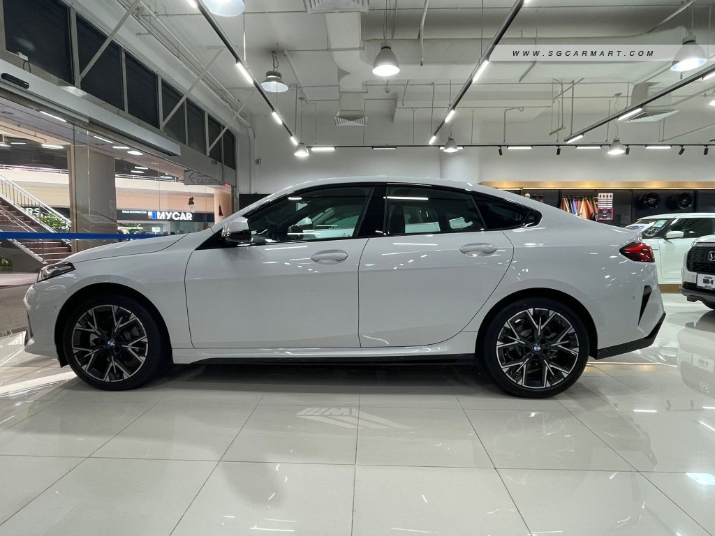 BMW 216I 2025 photo 3