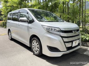 Toyota Noah Hybrid 1.8A X