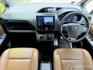 Toyota Noah Hybrid 1.8A X