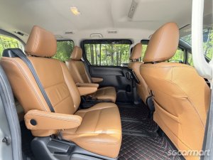 Toyota Noah Hybrid 1.8A X