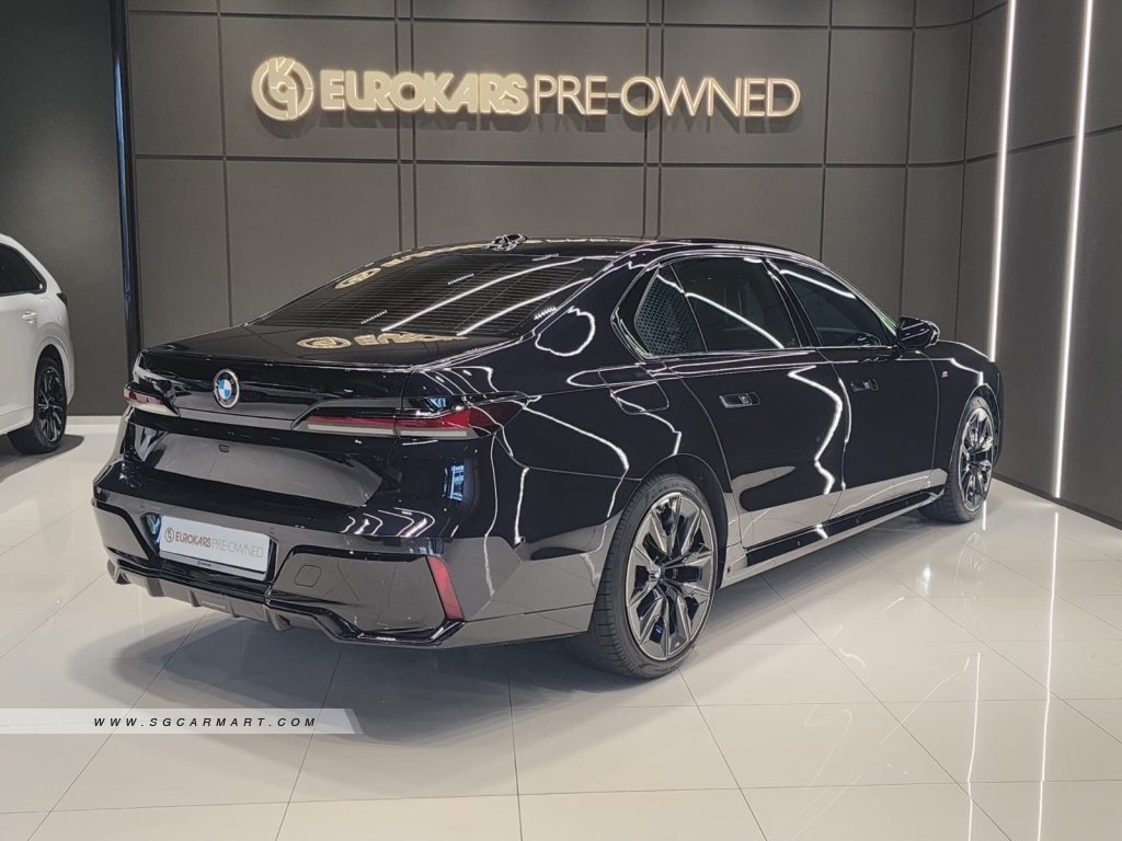 BMW 7 Series 735i Mild Hybrid sDrive M-Sport Pro