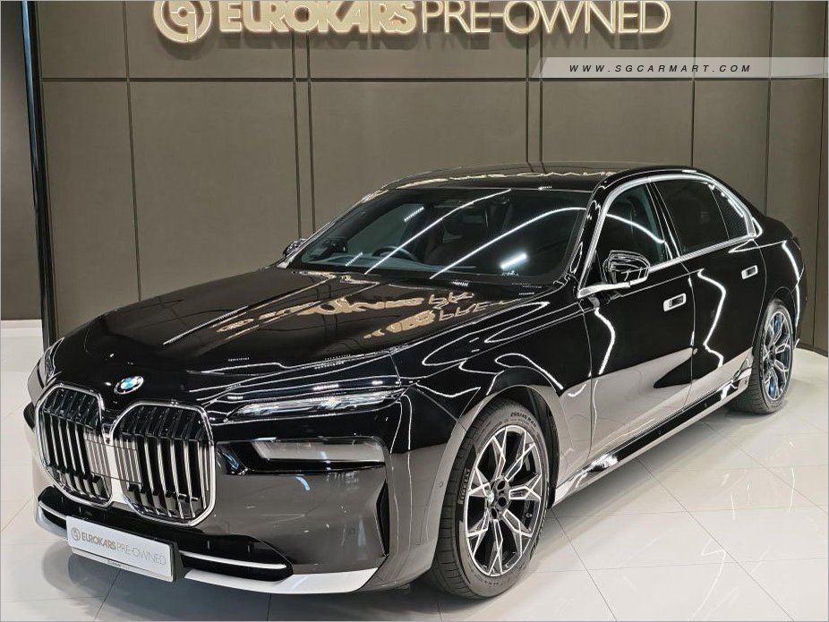 BMW 7 Series 735i Mild Hybrid sDrive Pure Excellence