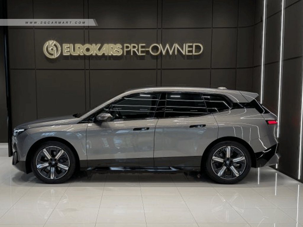 BMW iX Electric xDrive40 Sport