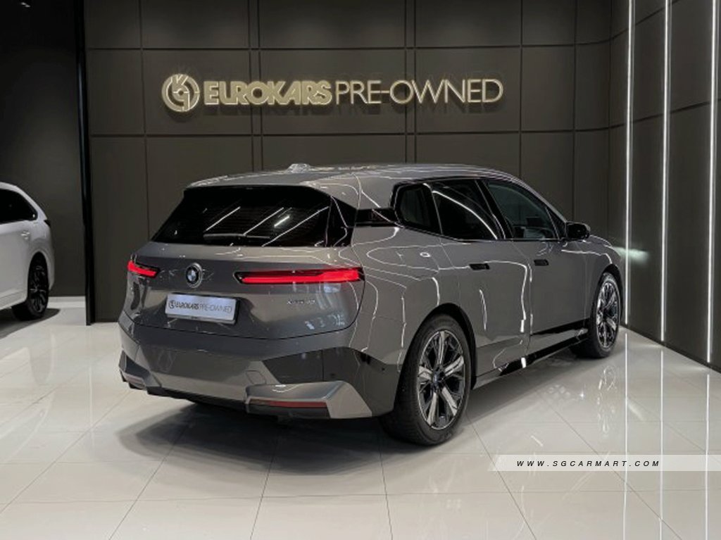 BMW iX Electric xDrive40 Sport