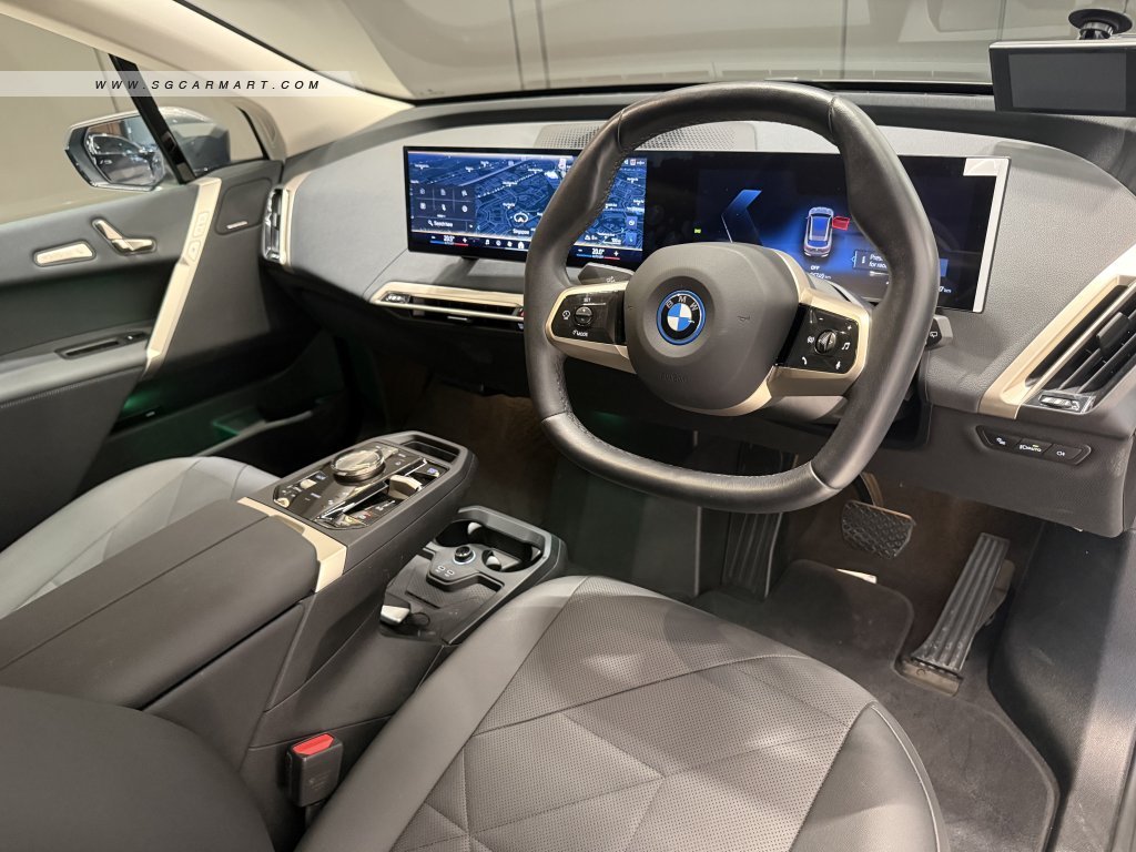 BMW iX Electric xDrive40 Sport