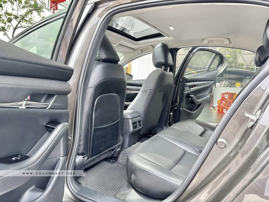 BMW 5 Series 523i Highline - Side Front