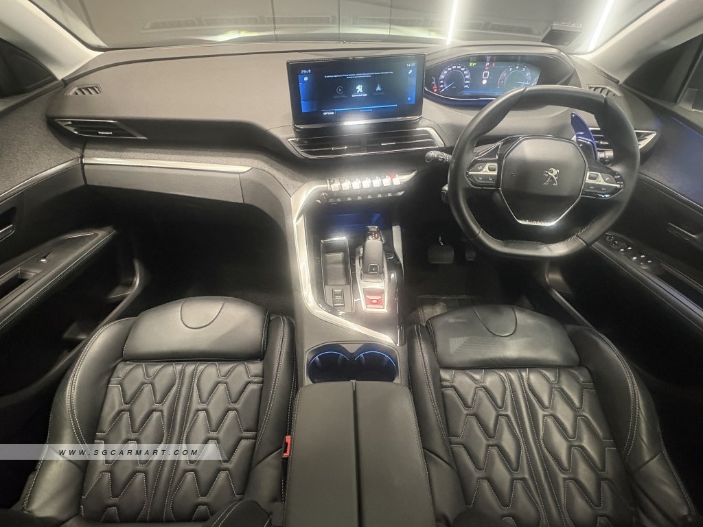 Peugeot 3008 1.2A PureTech EAT8 Allure Premium