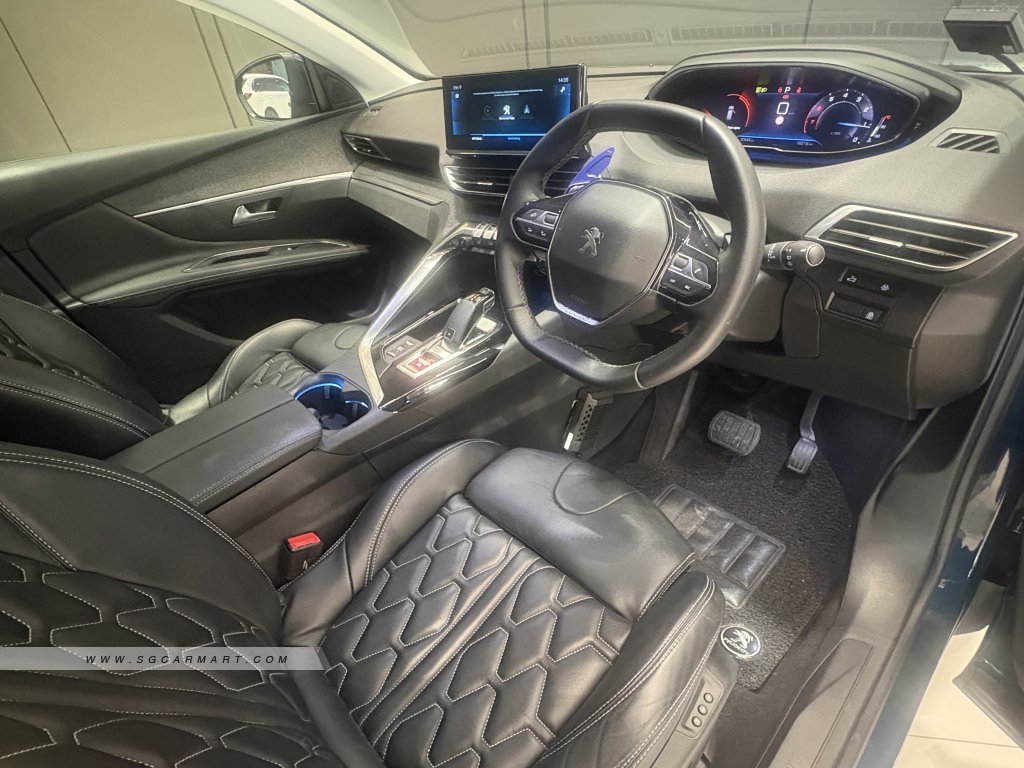 Peugeot 3008 1.2A PureTech EAT8 Allure Premium