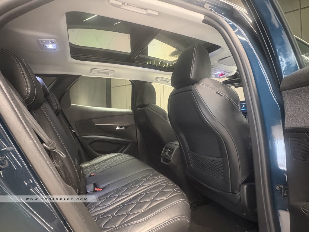 Peugeot 3008 1.2A PureTech EAT8 Allure Premium