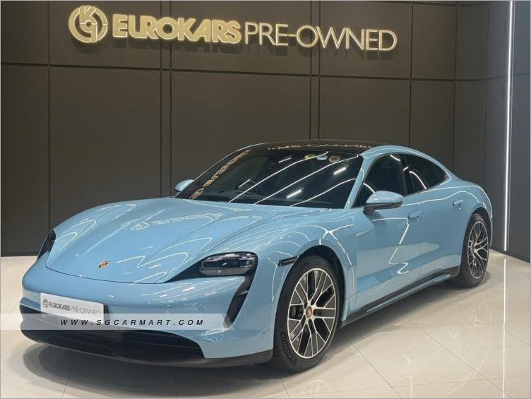 Porsche Taycan Electric Sunroof