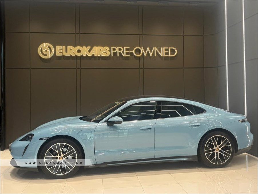 Porsche Taycan Electric Sunroof