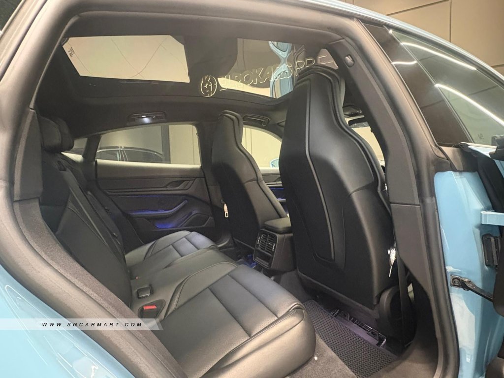 Porsche Taycan Electric Sunroof