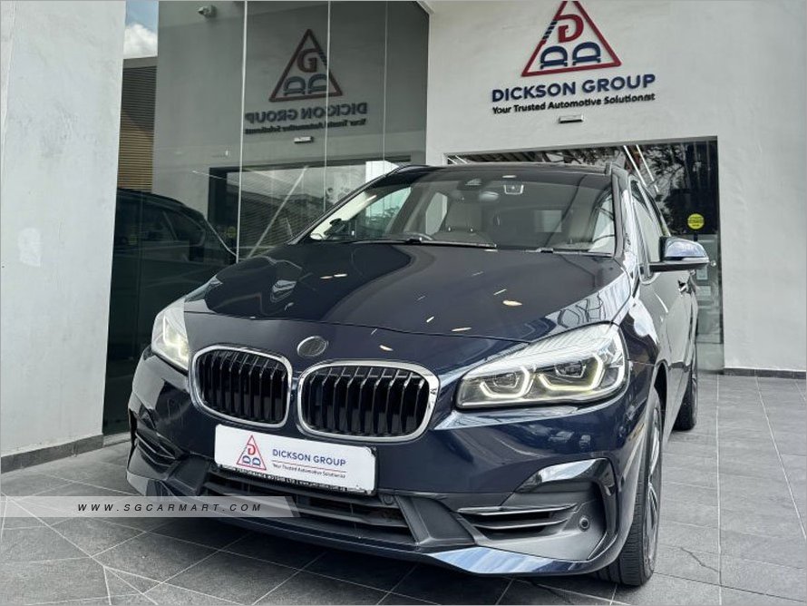 BMW 5 Series 523i Highline - Front